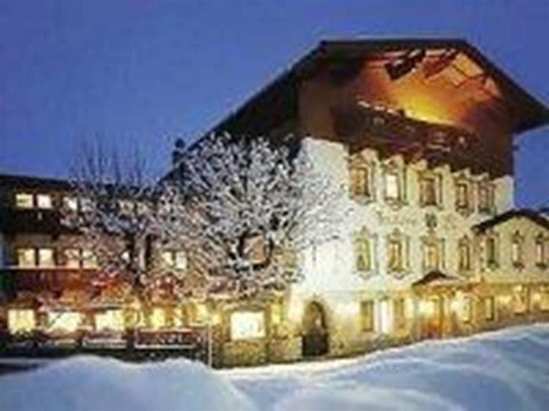 Alpin Hotel Traubenwirt Birgitz Exterior foto